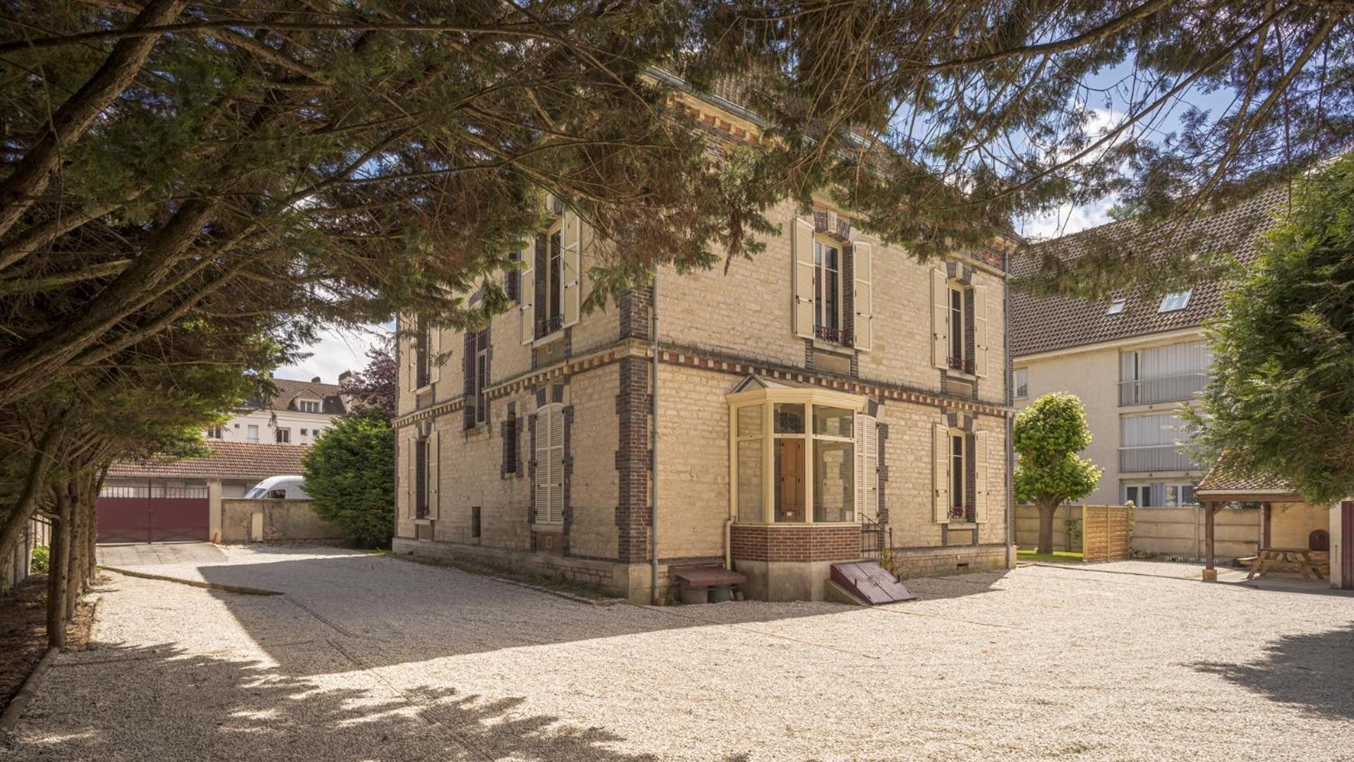 Bonappart 2 - Charme Napoleonien & Confort Troyes Exterior foto